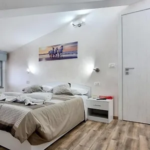 Guest Mandra 12 E 13 Appartamento Reggio nell'Emilia